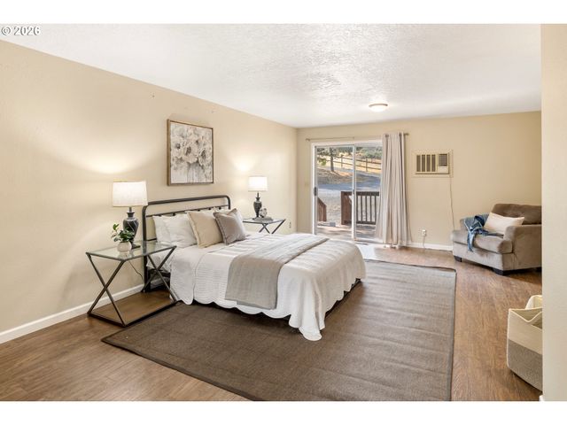 73000 GORDON RIDGE Rd, Wasco, OR 97065