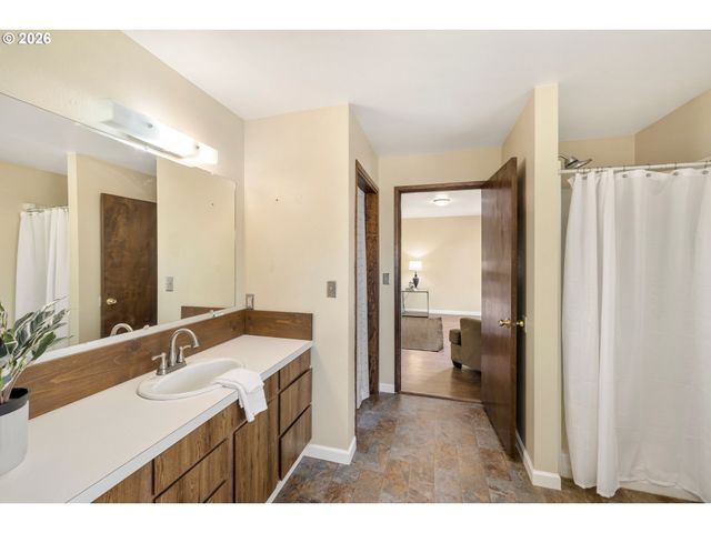 73000 GORDON RIDGE Rd, Wasco, OR 97065