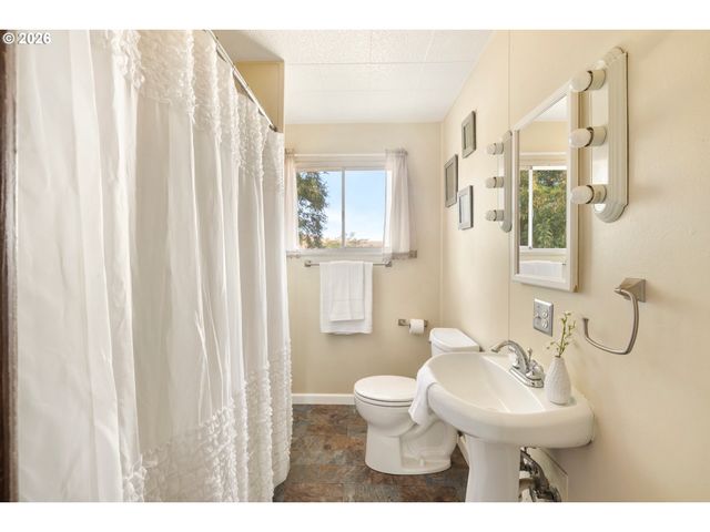 73000 GORDON RIDGE Rd, Wasco, OR 97065