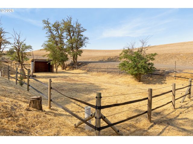 73000 GORDON RIDGE Rd, Wasco, OR 97065