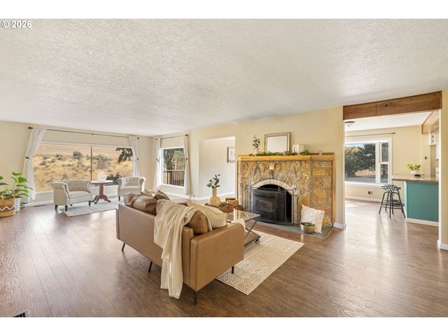 73000 GORDON RIDGE Rd, Wasco, OR 97065