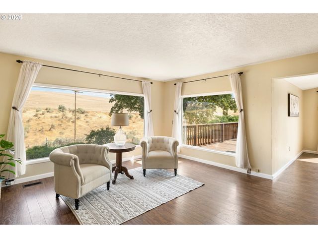 73000 GORDON RIDGE Rd, Wasco, OR 97065