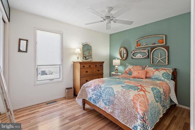 328 W 6TH ST, Ship Bottom, NJ 08008