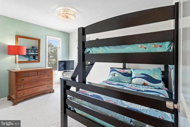 328 W 6TH ST, Ship Bottom, NJ 08008