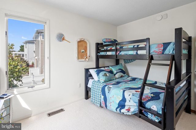 328 W 6TH ST, Ship Bottom, NJ 08008