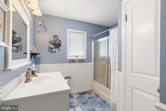 328 W 6TH ST, Ship Bottom, NJ 08008