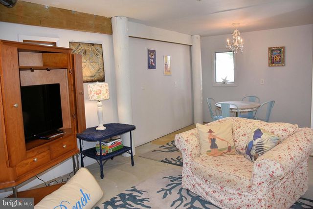 328 W 6TH ST, Ship Bottom, NJ 08008