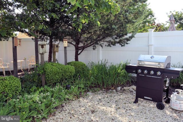 328 W 6TH ST, Ship Bottom, NJ 08008