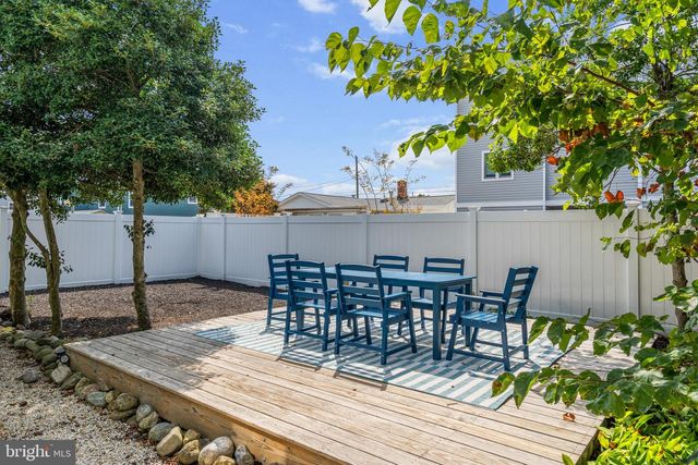 328 W 6TH ST, Ship Bottom, NJ 08008