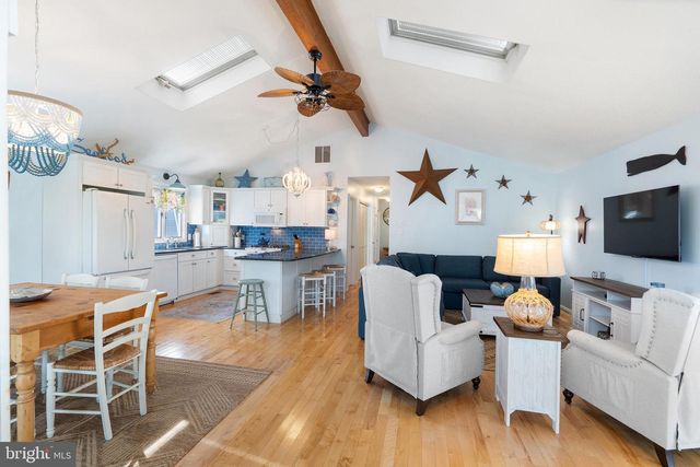 328 W 6TH ST, Ship Bottom, NJ 08008