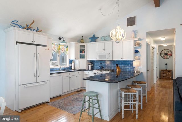 328 W 6TH ST, Ship Bottom, NJ 08008