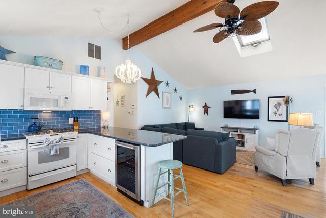 328 W 6TH ST, Ship Bottom, NJ 08008