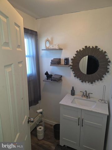 100 STACY CT, Burlington, NJ 08016