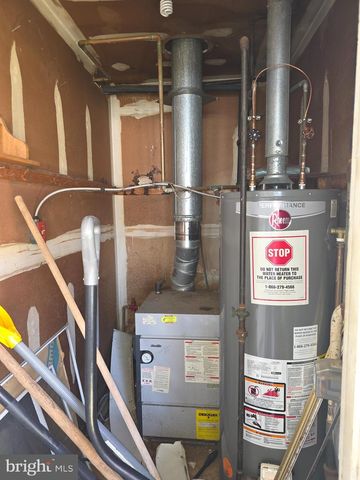 100 STACY CT, Burlington, NJ 08016