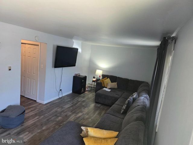 100 STACY CT, Burlington, NJ 08016