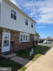 100 STACY CT, Burlington, NJ 08016