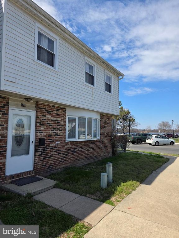 100 STACY CT, Burlington, NJ 08016