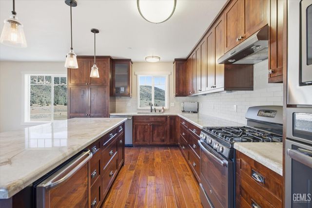 9401 Whispering Pines Road, Frazier Park, CA 93225