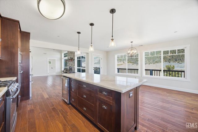 9401 Whispering Pines Road, Frazier Park, CA 93225