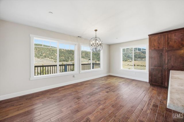 9401 Whispering Pines Road, Frazier Park, CA 93225