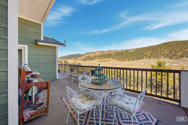 9401 Whispering Pines Road, Frazier Park, CA 93225