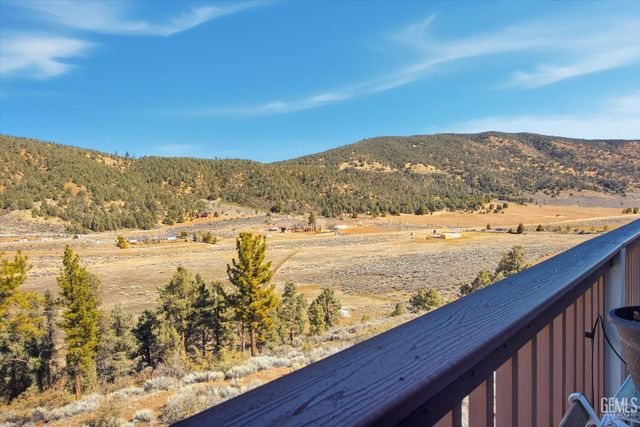 9401 Whispering Pines Road, Frazier Park, CA 93225