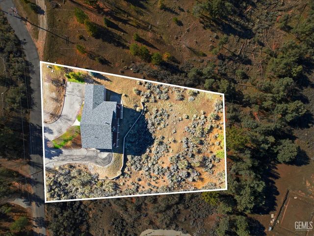 9401 Whispering Pines Road, Frazier Park, CA 93225