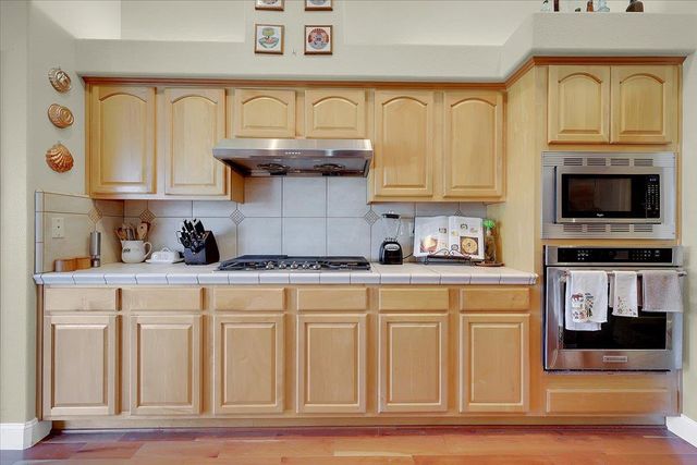 13915 Gold Country Dr, Penn Valley, CA 95946