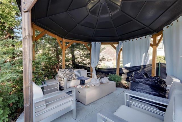 13915 Gold Country Dr, Penn Valley, CA 95946