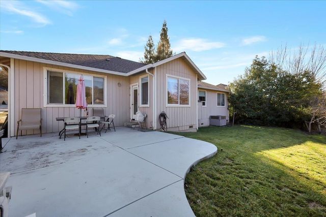 13915 Gold Country Dr, Penn Valley, CA 95946