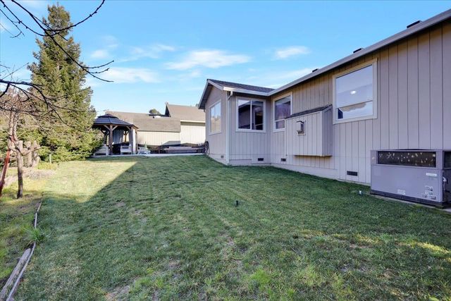 13915 Gold Country Dr, Penn Valley, CA 95946