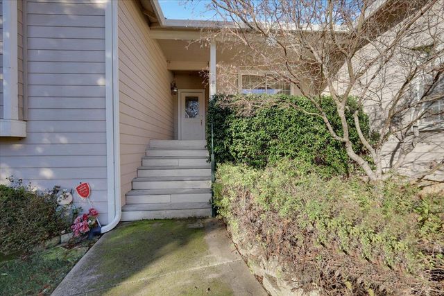 13915 Gold Country Dr, Penn Valley, CA 95946