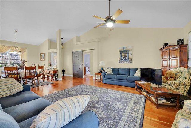 13915 Gold Country Dr, Penn Valley, CA 95946