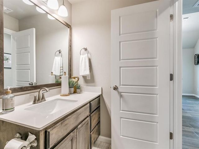 1096 SE 17th Street, Newcastle, OK 73065