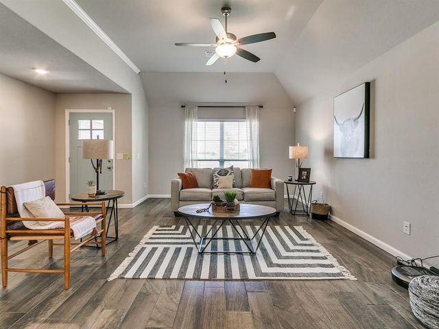 1096 SE 17th Street, Newcastle, OK 73065