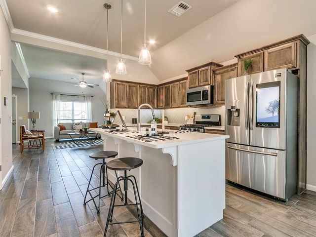 1096 SE 17th Street, Newcastle, OK 73065