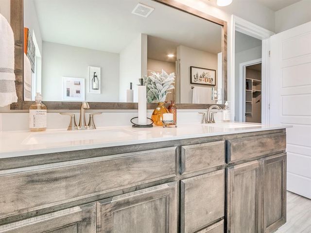 1096 SE 17th Street, Newcastle, OK 73065