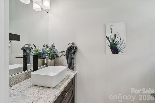 8 Apple Lane, Asheville, NC 28804