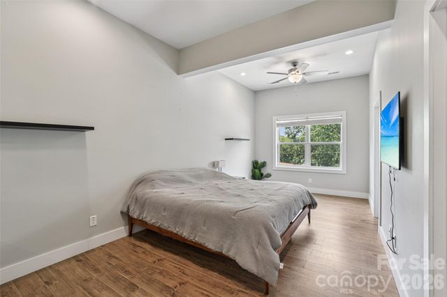 8 Apple Lane, Asheville, NC 28804