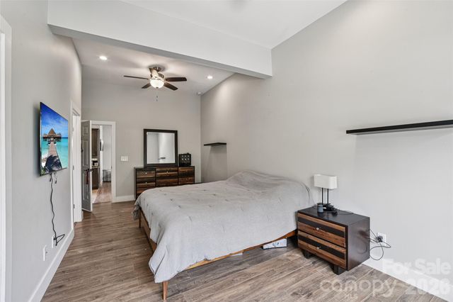 8 Apple Lane, Asheville, NC 28804