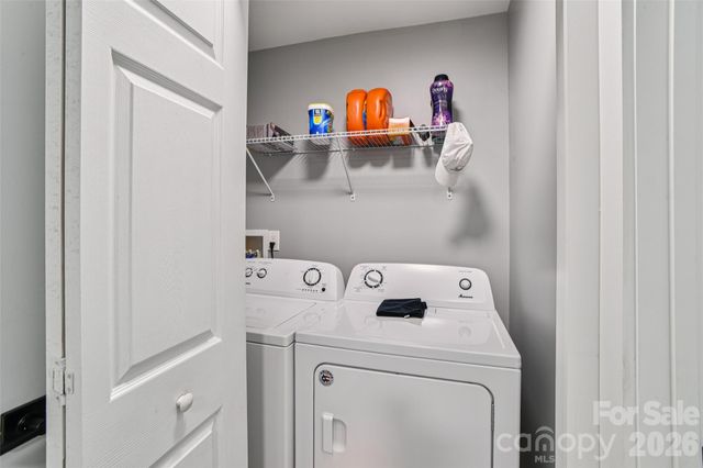 8 Apple Lane, Asheville, NC 28804