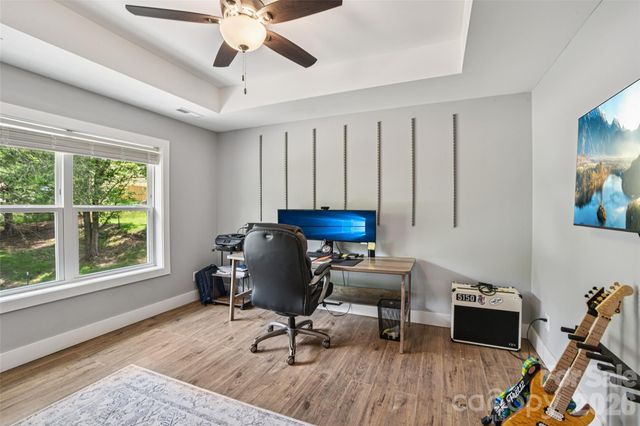 8 Apple Lane, Asheville, NC 28804