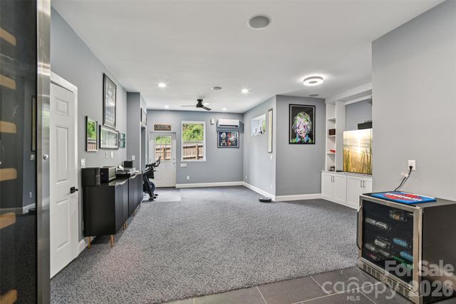 8 Apple Lane, Asheville, NC 28804