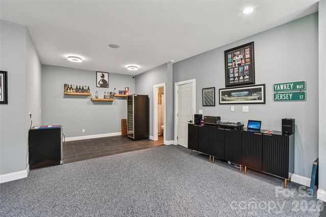 8 Apple Lane, Asheville, NC 28804