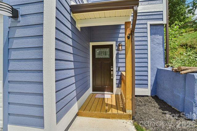 8 Apple Lane, Asheville, NC 28804