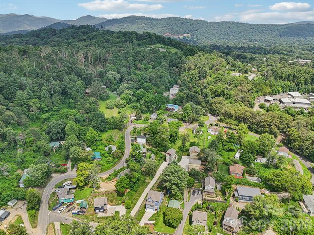 8 Apple Lane, Asheville, NC 28804