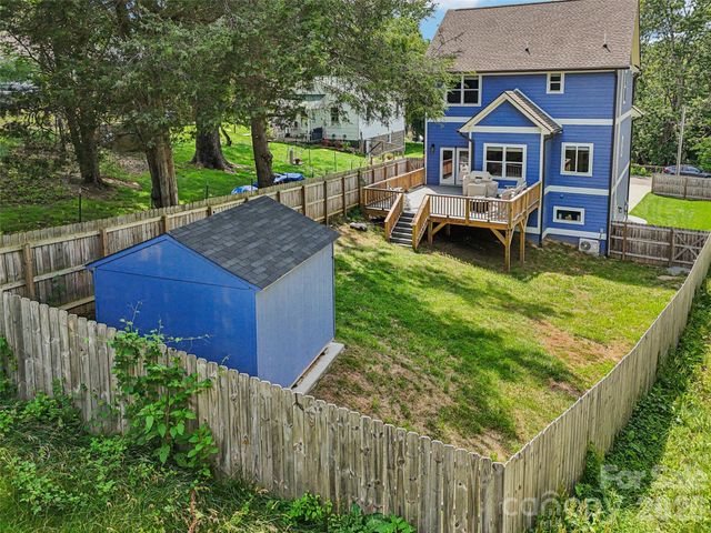 8 Apple Lane, Asheville, NC 28804