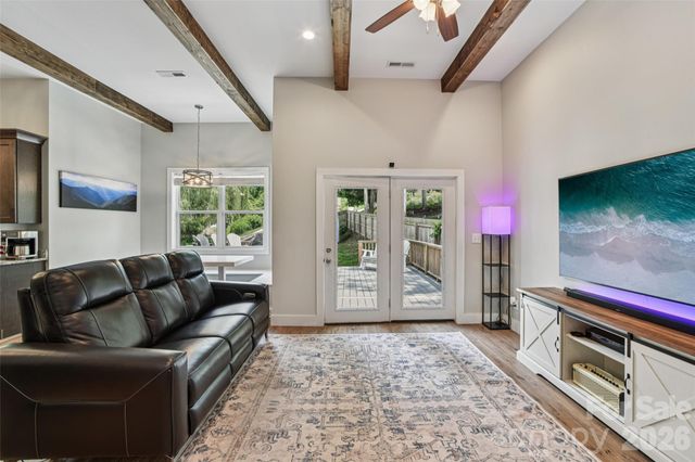 8 Apple Lane, Asheville, NC 28804