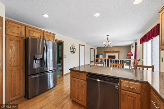 8549 Woodland Curve, Saint Bonifacius, MN 55375