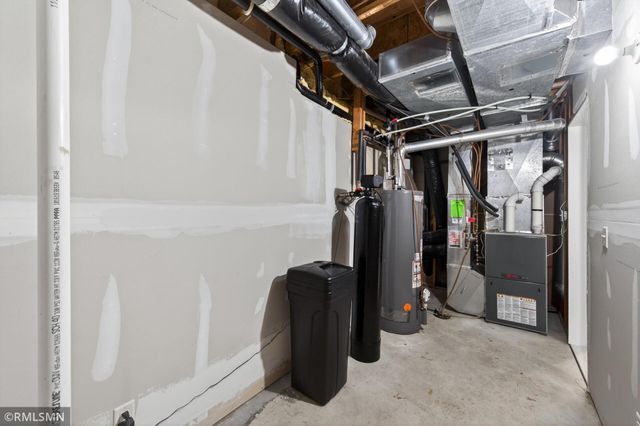 8549 Woodland Curve, Saint Bonifacius, MN 55375